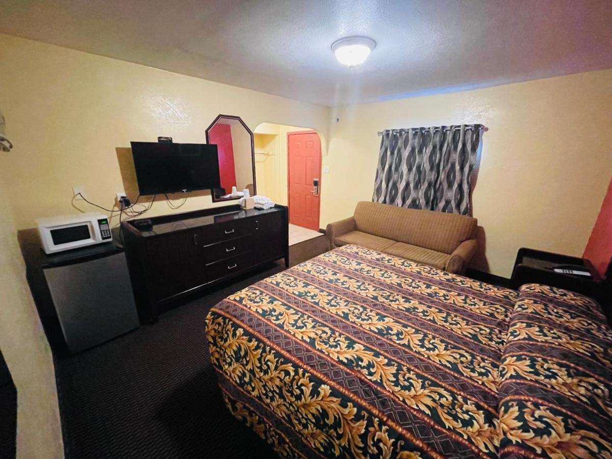 Royal Palms Motel & Rv Park นิวออร์ลีนส์ ภายนอก รูปภาพ